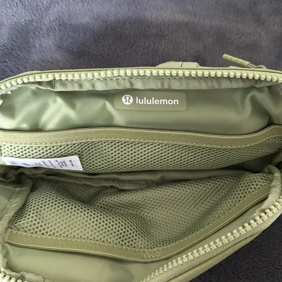 Everywhere Belt Bag - Picture 3 of 5